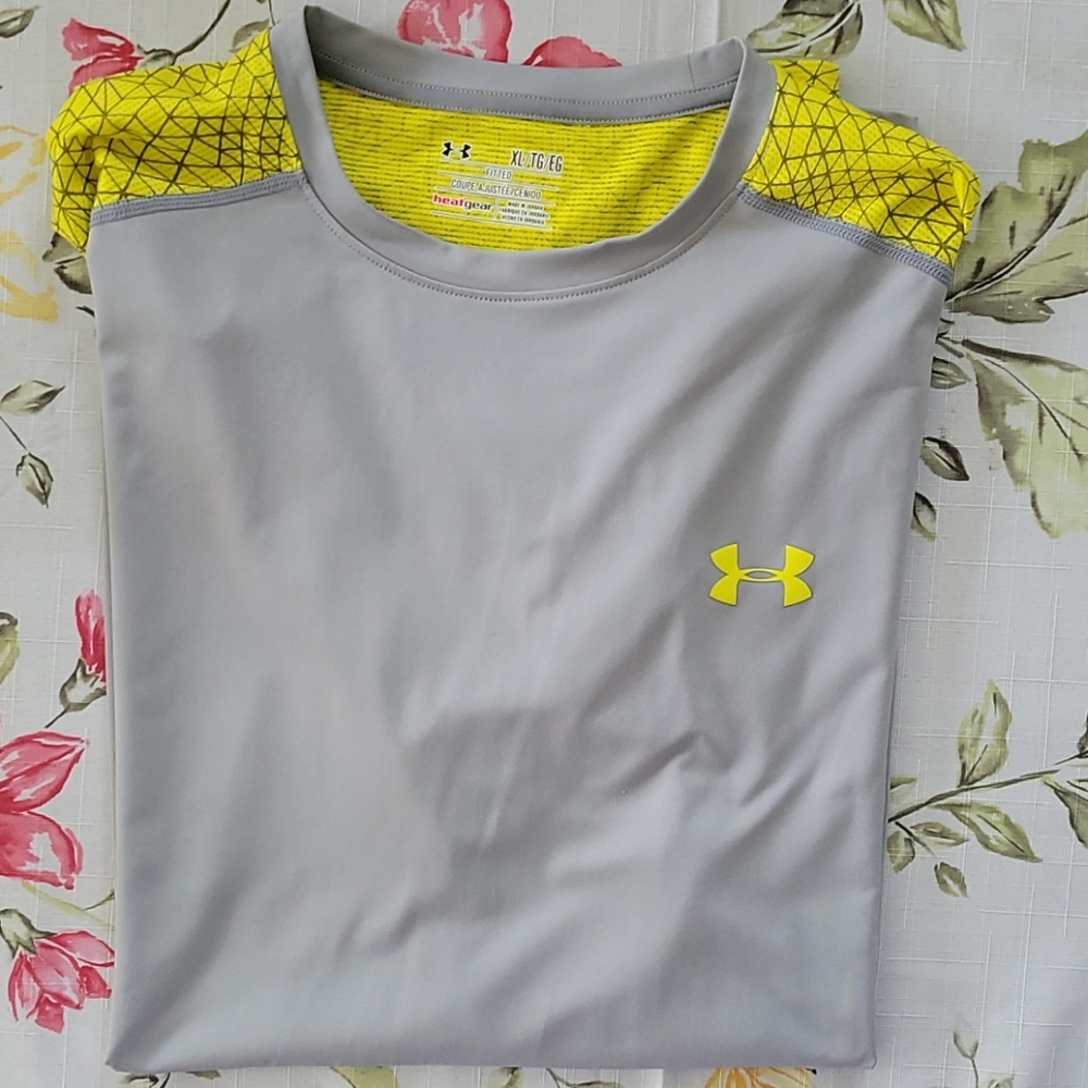 Fitted Under Armour XL Shirt